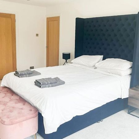 Luxe 5 Bed House In Guildford. Morden Amenities Villa Normandy Eksteriør billede